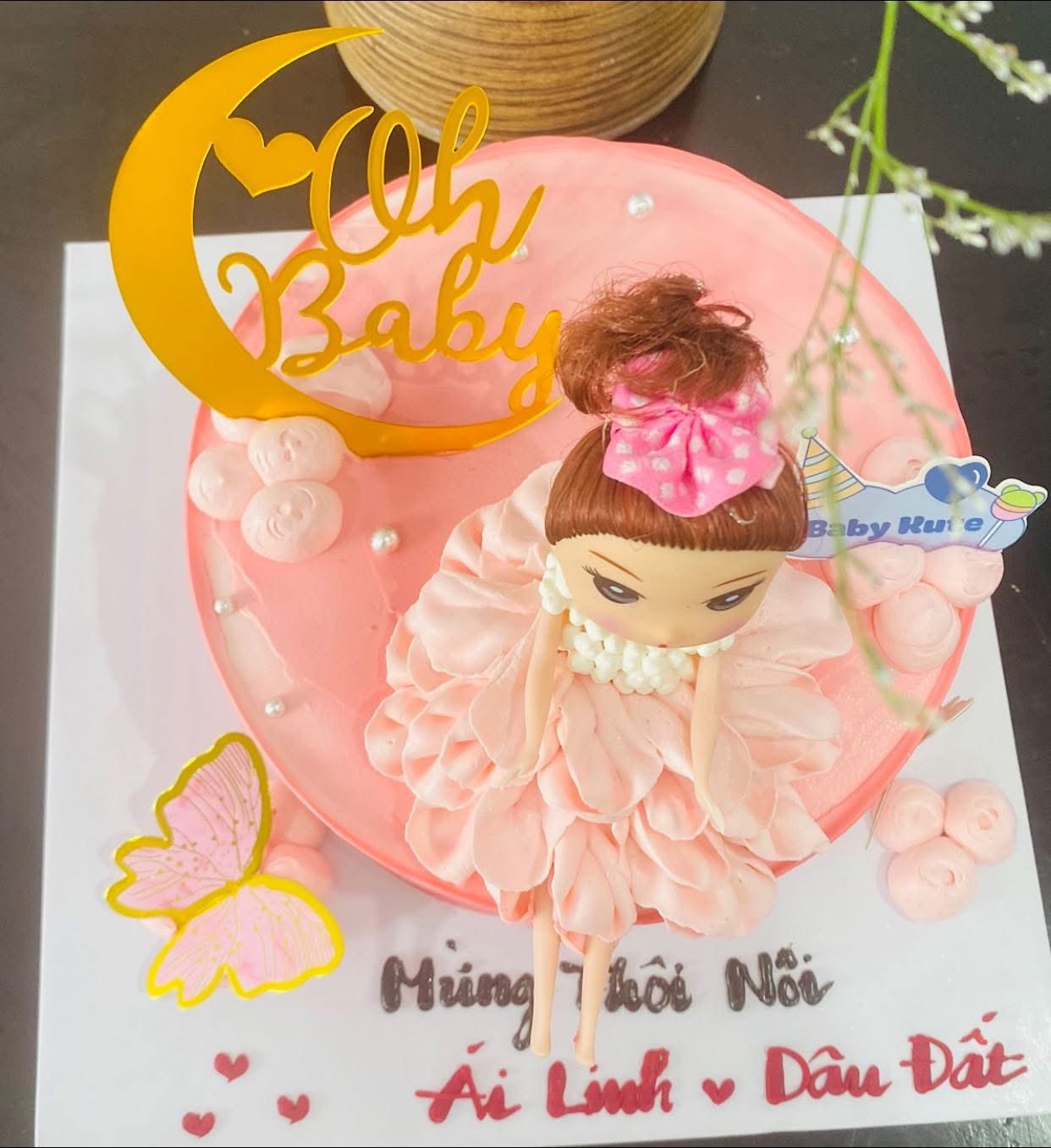 Bánh kem búp bê